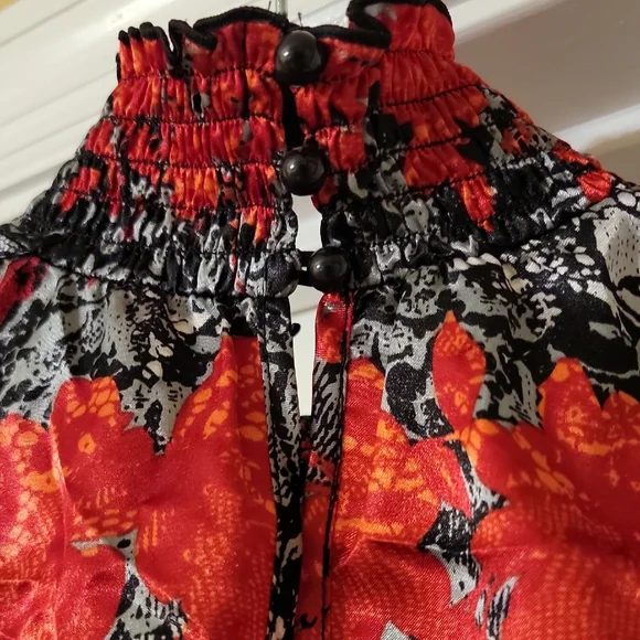 Iz Bayer Floral Halter Top - Red and Black - Picture 10 of 10